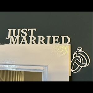 White 'Just Married' Wall Decor
